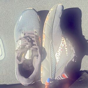 Brooks 8.5 adrenaline gts black and cheetah print running shoes